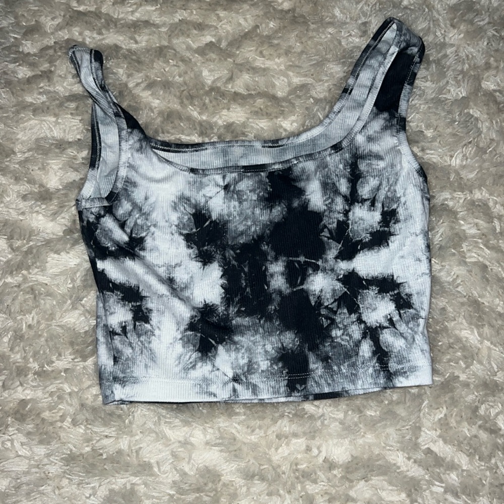 cropped tie die tank top